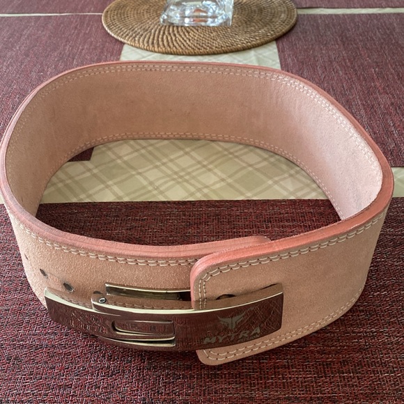 MYTRA Fusion Powerlifting Pink Suede Leather Lever  Belt main image 4